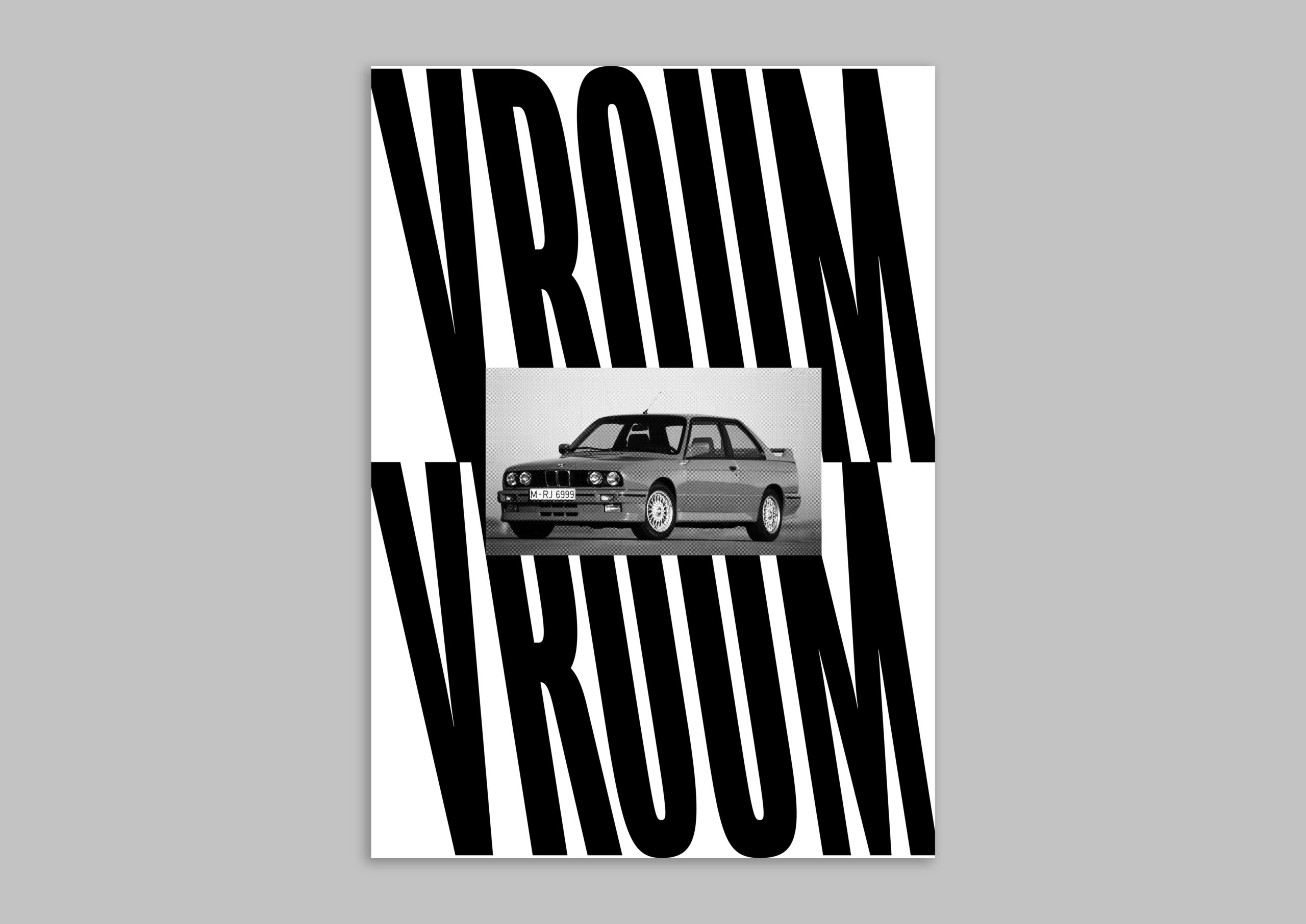 Affiche en noir et blanc représentant une voiture avec l’inscription « VROU VROUM »